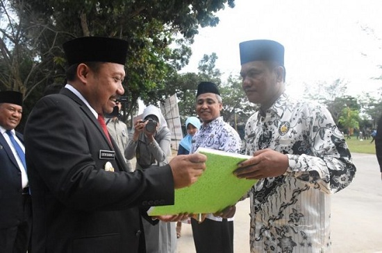 Hardiknas 2018, Pemkab Kampar Umroh kan  enam guru Berprestasi 